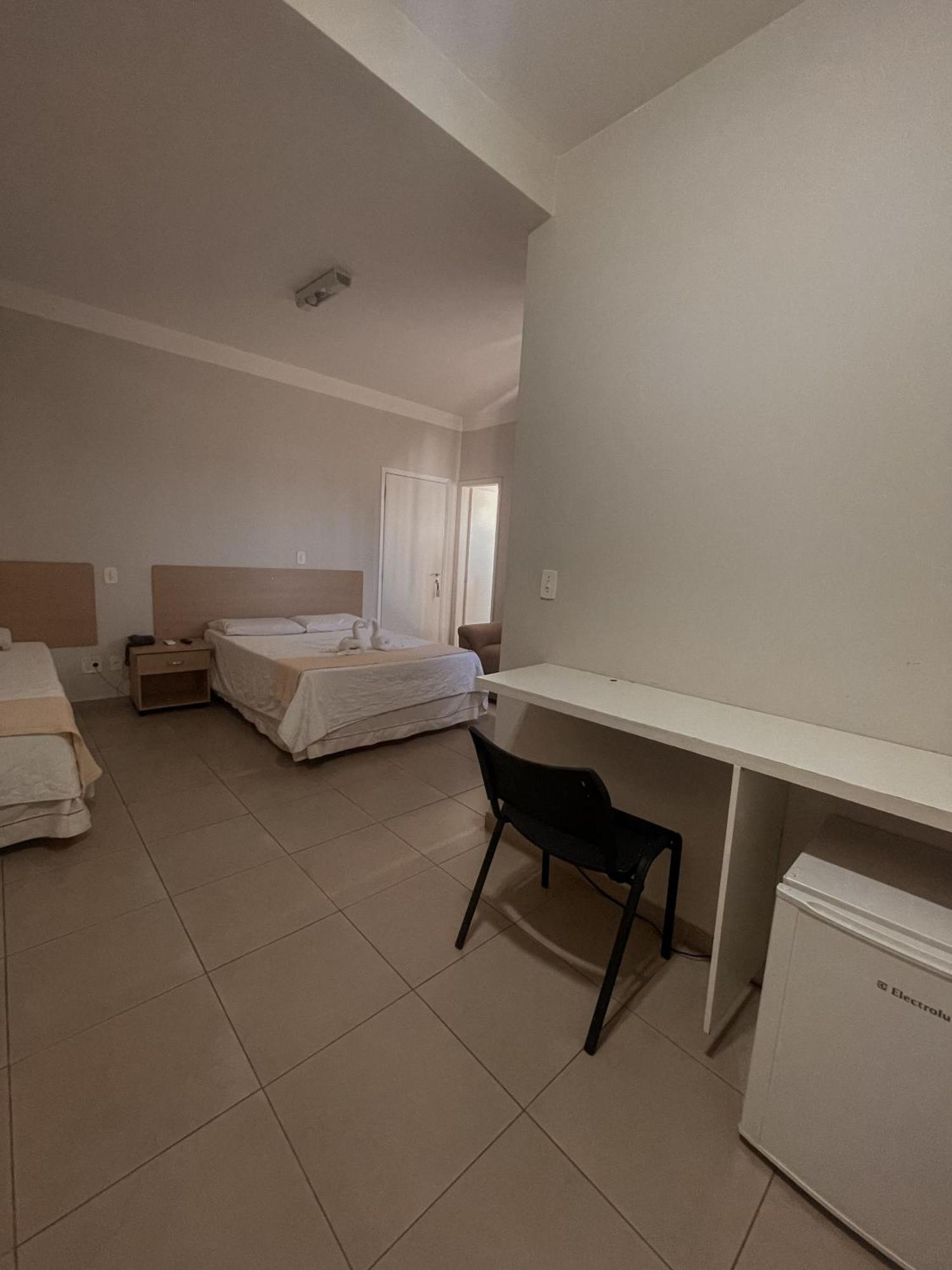 Big Hotel Araguari Bagian luar foto